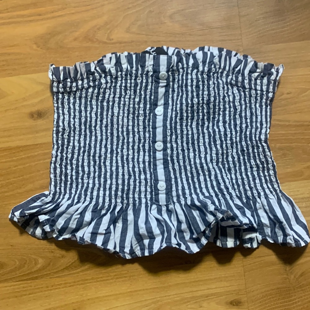 LULUS TOP